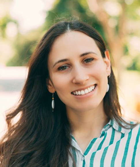 Portrait of smiling woman with beautiful teeth
