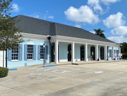 Outside view of Vero Beach Florida dental office